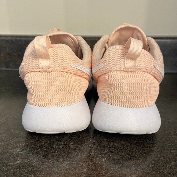 Nike Roshe One 'Salmon' - Size 5.5Y - Picture 5 of 8